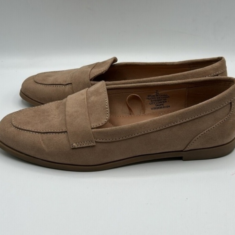 Old Navy Tan Taupe Faux Suede City Loafer Flat Closed Toe Casual Shoes Size 7